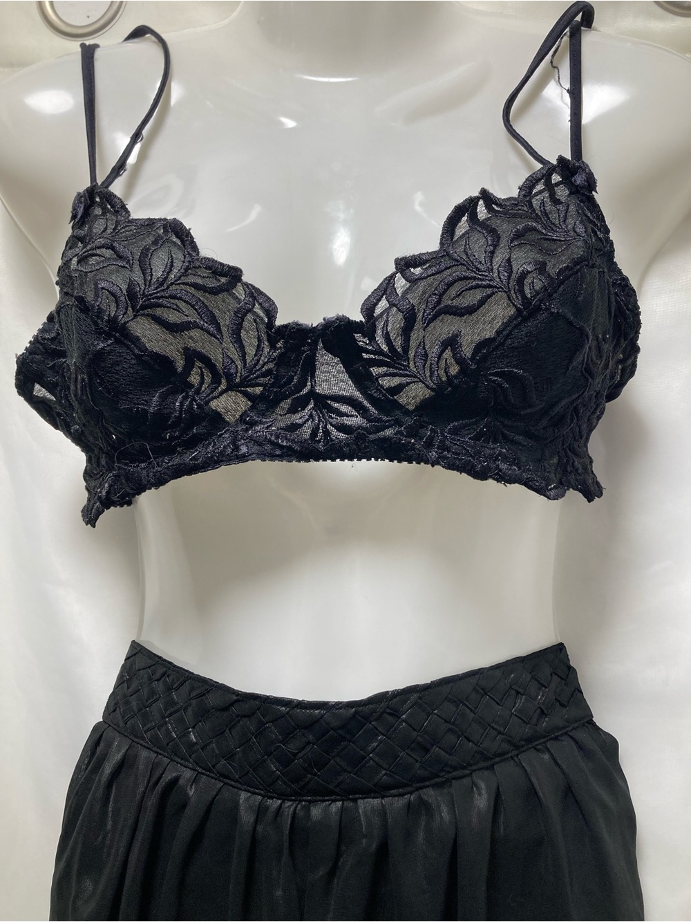 Black Floral Lace Sheer Underwire Bra Vintage Romantic